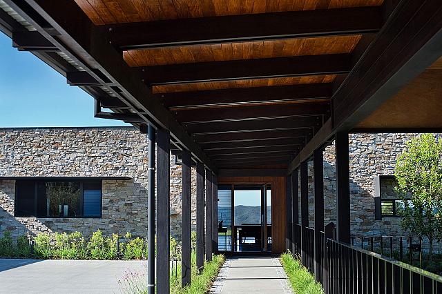 Concrete-mixed-element-Concrete-floors-benches